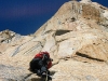 Maciek podczas wspinaczki na Eternal Flame na Trango Tower