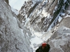 2005-03 Alpy, na drodze Rebuffat Terray na polnocnej scianie Aiguille des Pelerins. Fot. Wojtek Ryczer